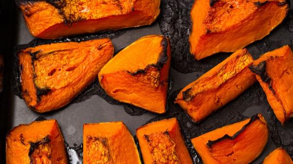 David de Jorge, chef: “La cena más fácil y deliciosa del otoño se hace con 1 kg de calabaza, 500 g de zanahoria y jengibre” - Asar las verduras: el secreto de David de Jorge para una crema con más sabor