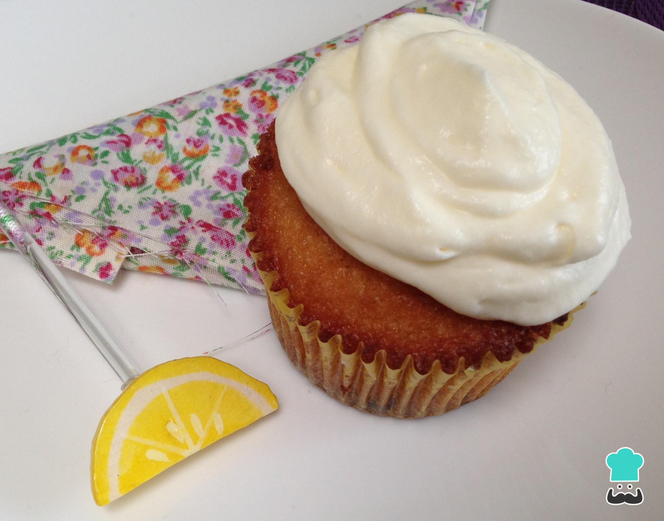 Cupcakes de naranja y queso crema Fácil