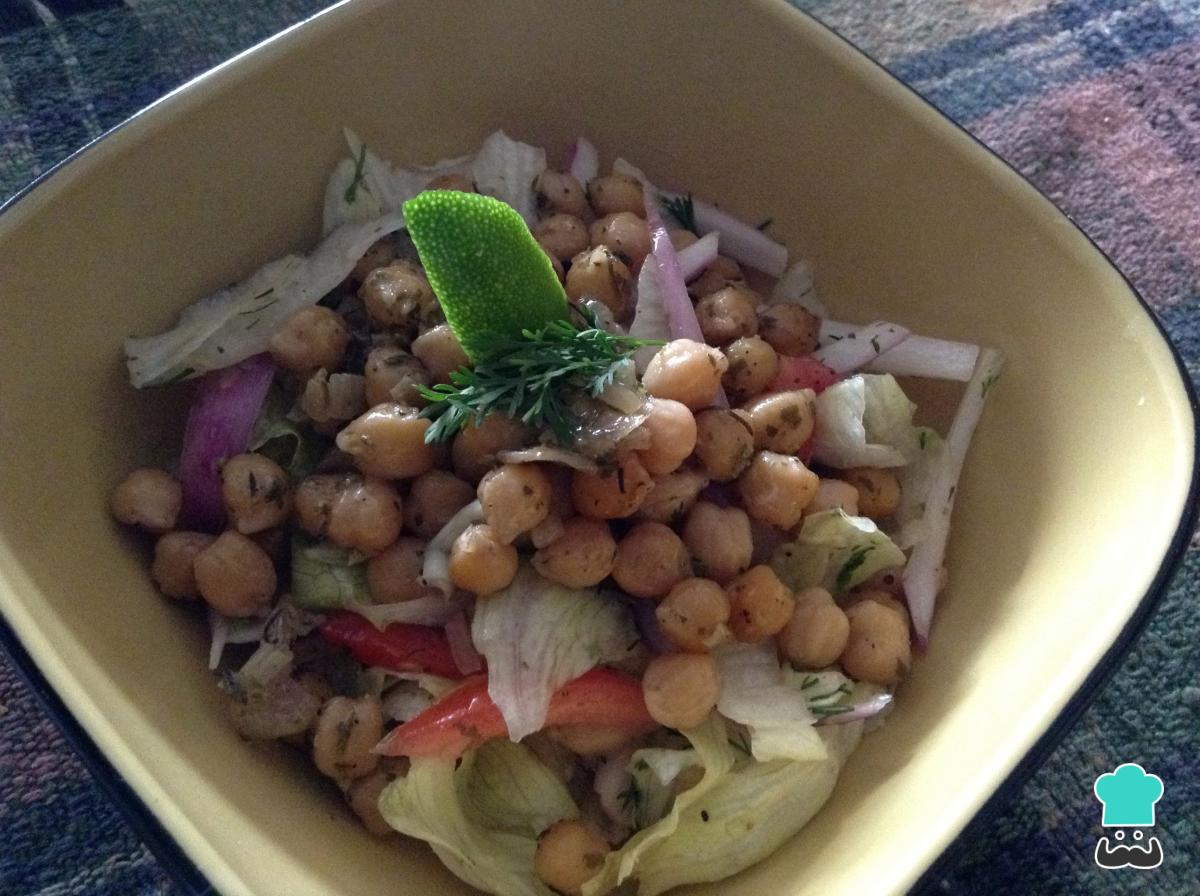 Receta de Ensalada de garbanzos y limón