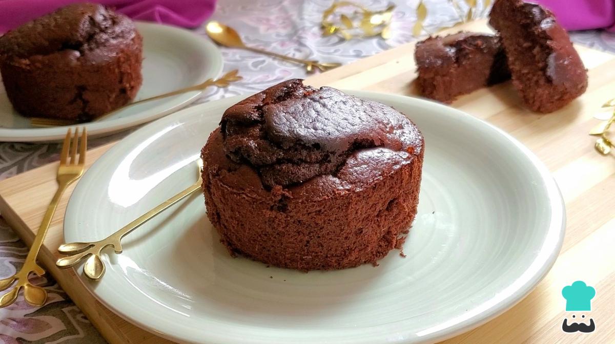 Receta de Pastel de chocolate sin horno solo 3 ingredientes