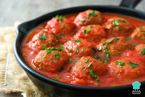 Recetas caseras de la abuela - Albóndigas en salsa