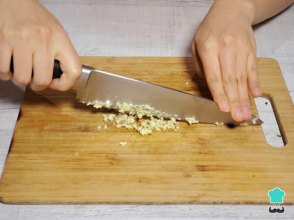 Receta de Tallarines con mantequilla y ajo - Paso 3