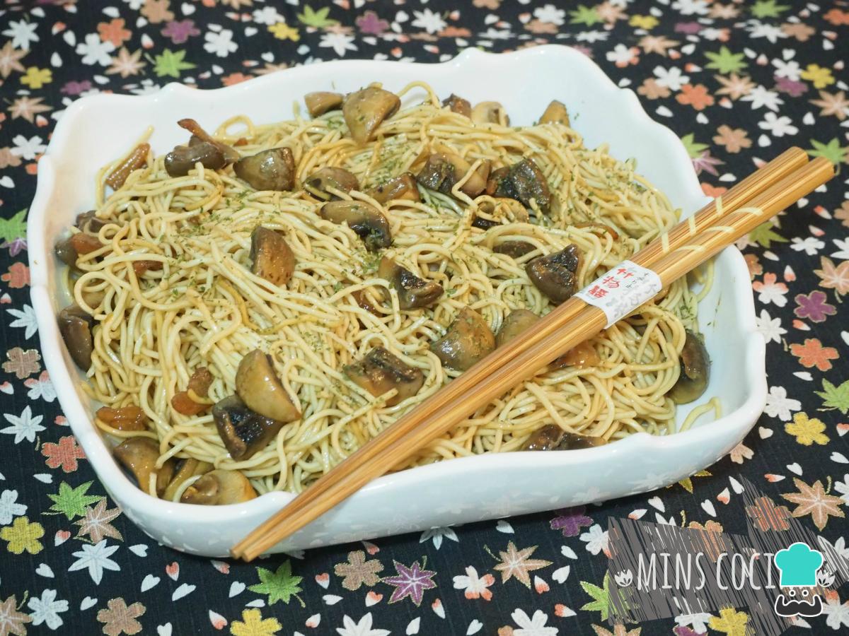 Receta de Fideos chinos con champiñones