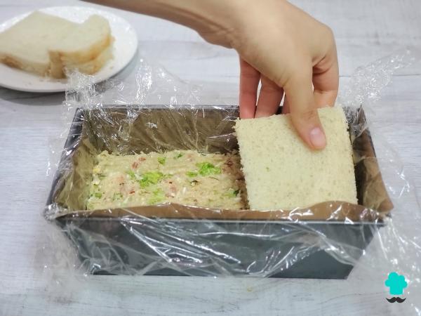 Receta de Pastel de atún frío con pan de molde: fácil, cremoso y perfecto para el verano - Paso 7