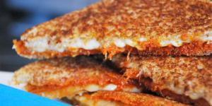 Receta de Sándwich mallorquín - Con sobradas y queso fundido