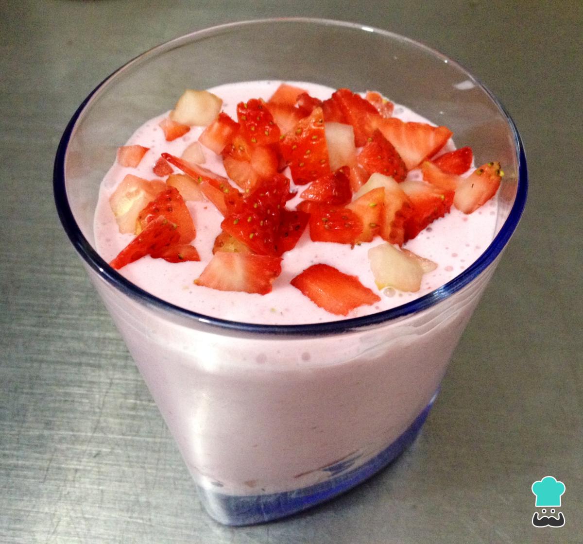 Batido de helado de vainilla y frutilla