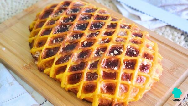 Receta de Coca de San Juan fácil y esponjosa: el secreto para que quede tierna durante días - Paso 11