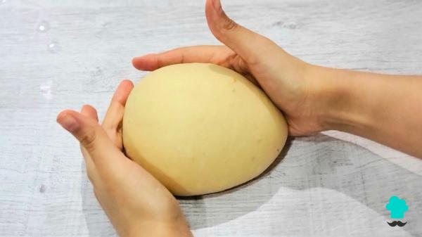 Receta de Coca de San Juan fácil y esponjosa: el secreto para que quede tierna durante días - Paso 5
