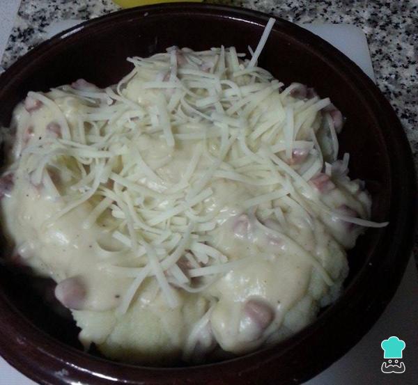 Receta de Coliflor con bechamel y jamón - Paso 7