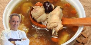 Ferran Adrià, chef: “El caldo de pollo más sabroso se hace con 3 carcasas, 80 g de zanahoria, 40 g de apio y 130 g de cebolla”