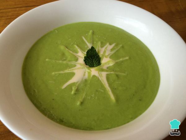 Receta de Crema de guisantes y menta