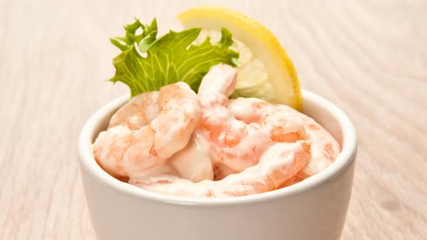 El cóctel de gambas de toda la vida, pero con un truco en la salsa rosa que lo hace irresistible: "Añadir este ingrediente le dará un sabor más intenso" - El truco que sube el cóctel de gambas al siguiente nivel: de clásico a sofisticado