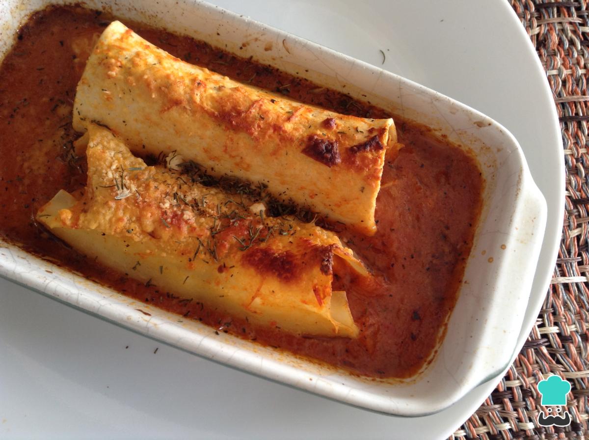 Receta de Canelones de pollo en salsa roja