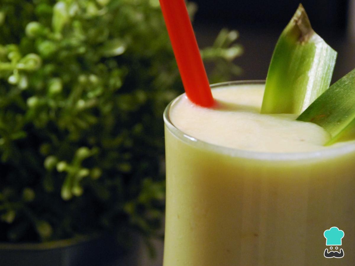 Batido de piña y coco