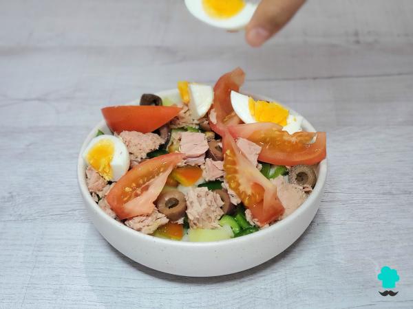 Receta de Ensalada campera tradicional: el plato más completo y fresco para los días de calor - Paso 6