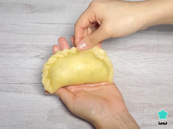Receta de Empanadas de huevo - Paso 6