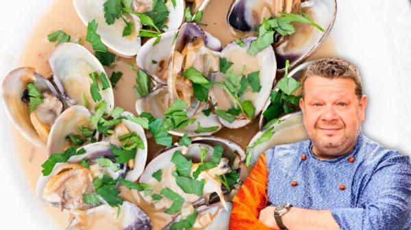 Alberto Chicote, chef: “Las almejas a la marinera más ricas no solo llevan ajo, se hacen con 1 cucharadita de pimiento choricero y medio vaso de vino blanco”
