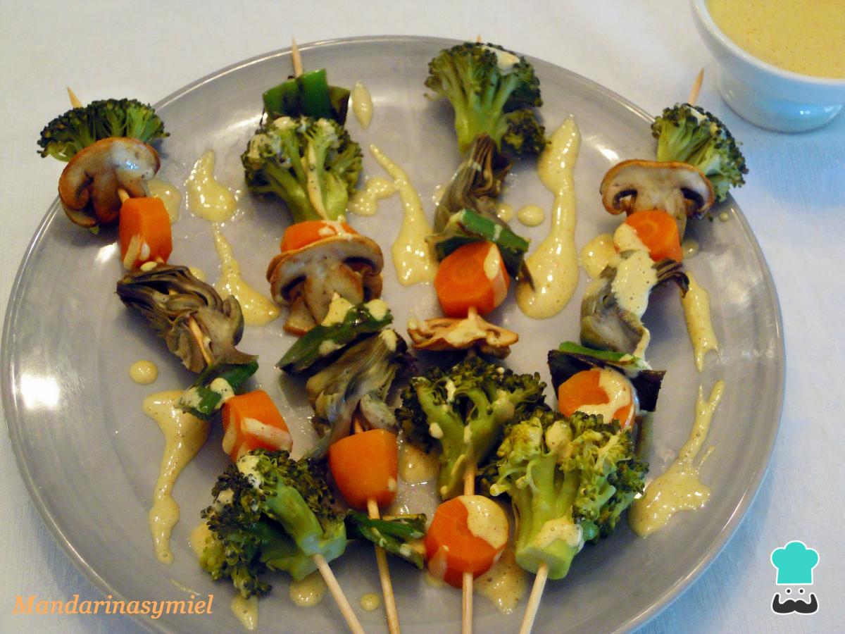 Receta de Brocheta de verduras con salsa