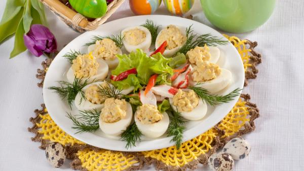 Los cocineros andaluces coinciden: “Los huevos rellenos de atún más ricos se hacen con pimientos del piquillo” - Otros ingredientes que también mejoran el relleno de los huevos