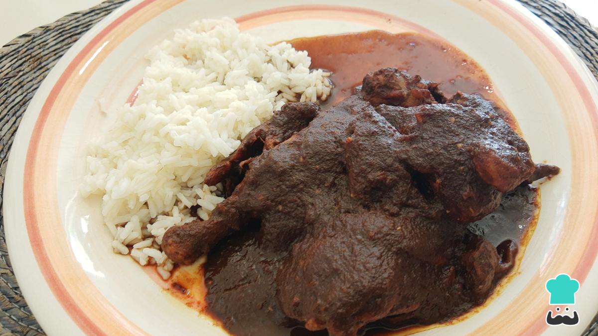 Receta de Pollo en chile pasilla