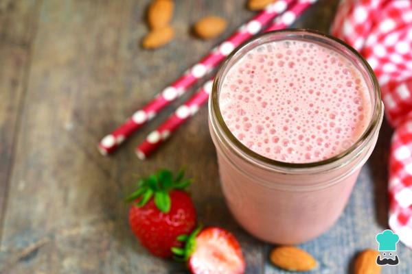 Batidos de proteínas caseros - Batido de fresa y almendra para ganar masa muscular