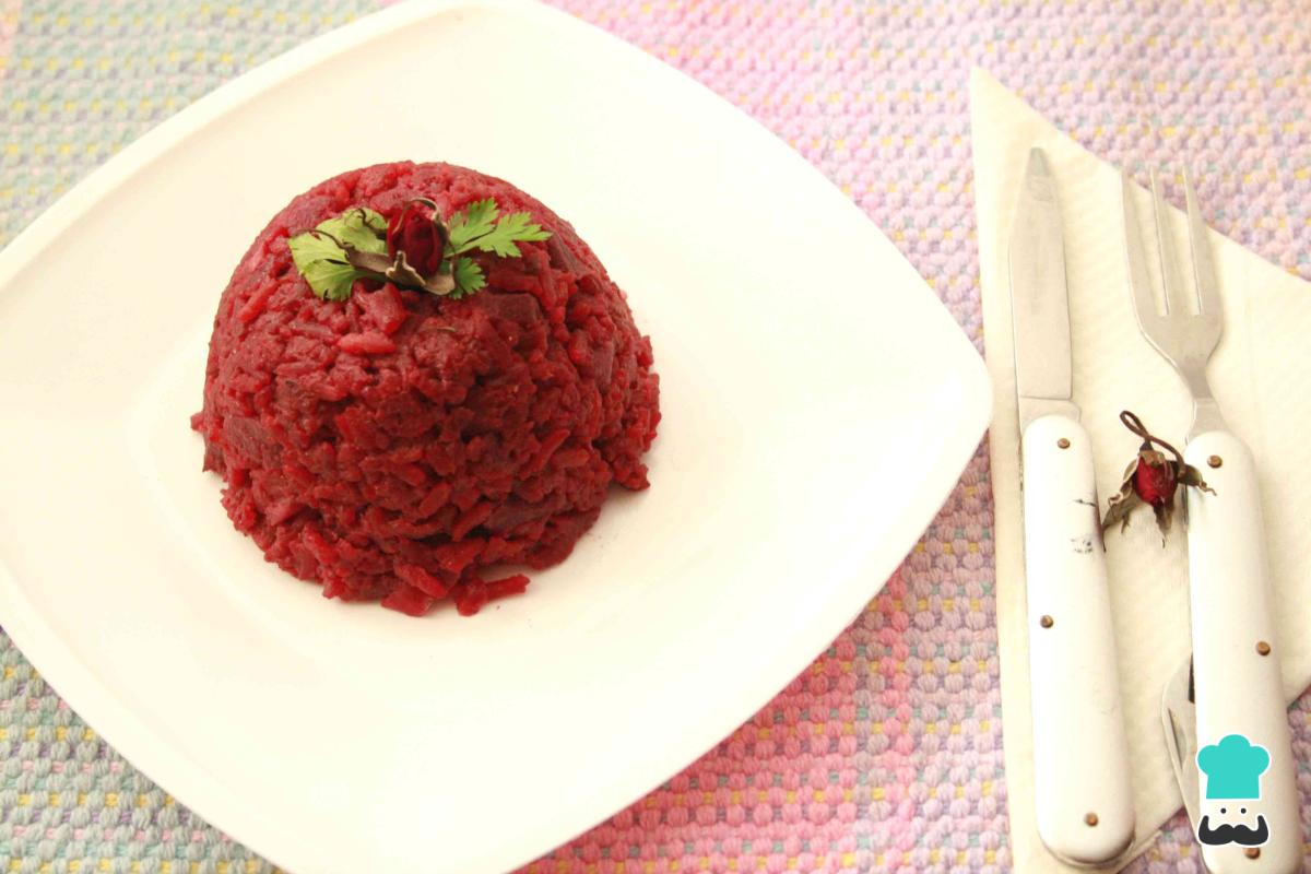 Receta de Arroz rojo con remolacha