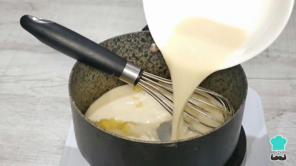Receta de La bechamel para croquetas más cremosa que puedes hacer en casa (y sin grumos) - Paso 4