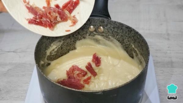 Receta de La bechamel para croquetas más cremosa que puedes hacer en casa (y sin grumos) - Paso 7