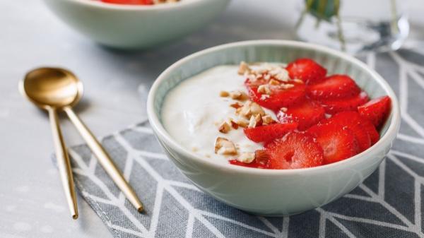 Las frutas y verduras que los expertos recomiendan comer en primavera (y cómo incluirlas en tu dieta sin complicaciones) - Cómo incluir frutas de primavera en tus recetas sin esfuerzo