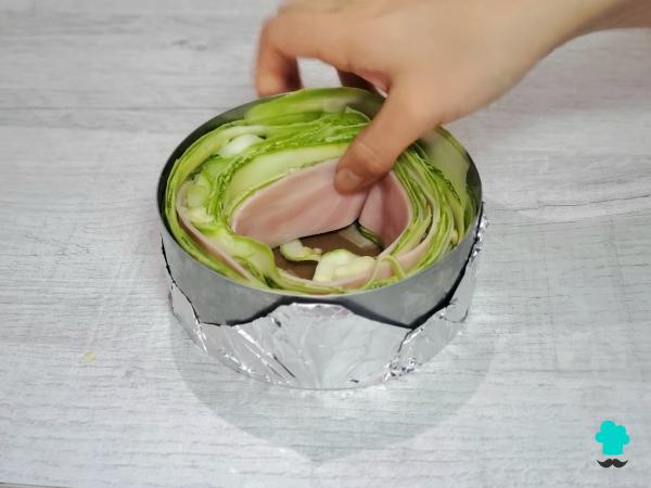 Receta de Pastel de calabacín, jamón York y queso: fácil, cremoso y perfecto para una cena - Paso 3