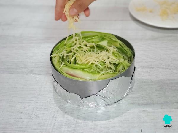 Receta de Pastel de calabacín, jamón York y queso: fácil, cremoso y perfecto para una cena - Paso 6