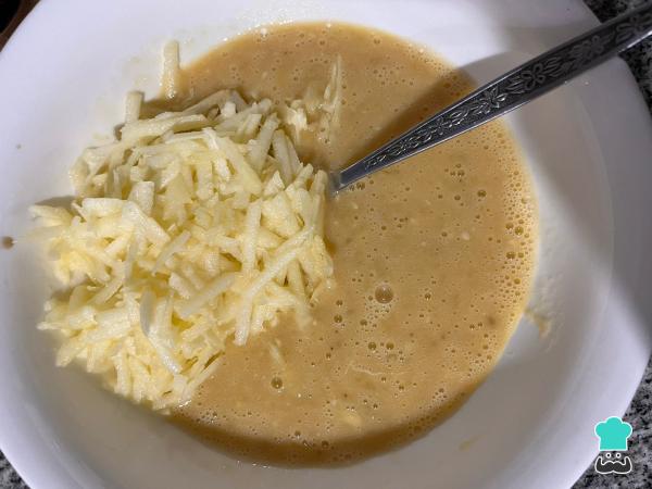 Receta de Bizcocho de plátano y manzana sin azúcar - Paso 7