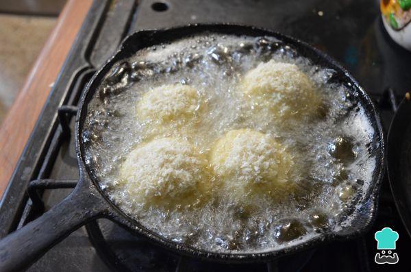 Receta de Bombas de papa y queso - Paso 7