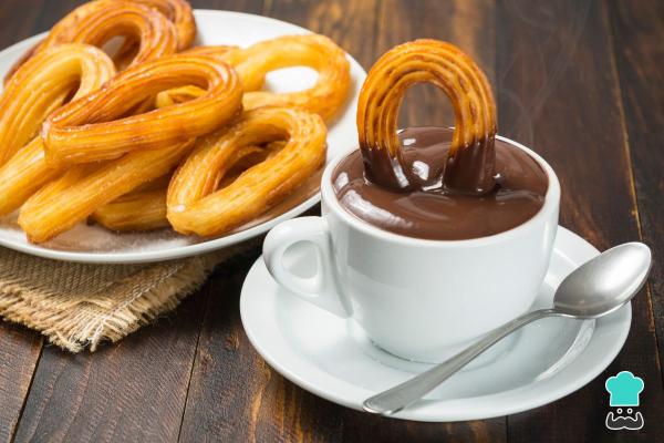 Desayunos navideños para celebrar la Navidad - Chocolate con churros