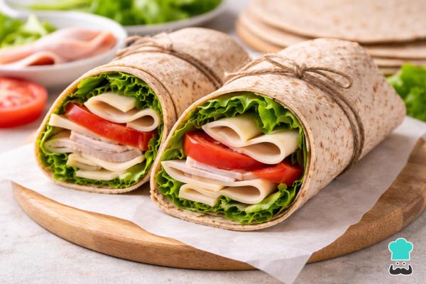 Desayunos navideños para celebrar la Navidad - Wrap integral de pavo y queso