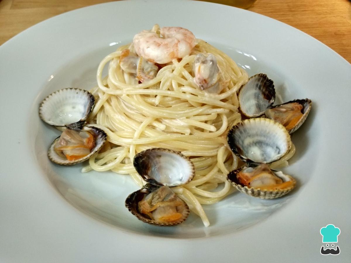 Receta de Espaguetis a la marinera con nata