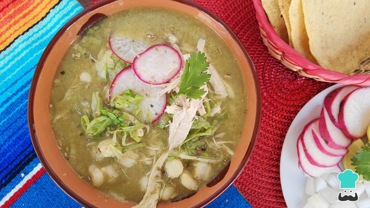 Receta de Pozole verde de pollo