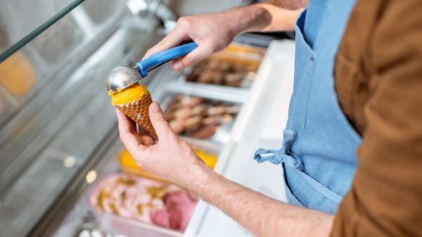 Albert Roca, maestro heladero: “El pistacho y la vainilla son los sabores que delatan a una mala heladería” - Lo que realmente hace diferente a un buen helado, según los maestros heladeros