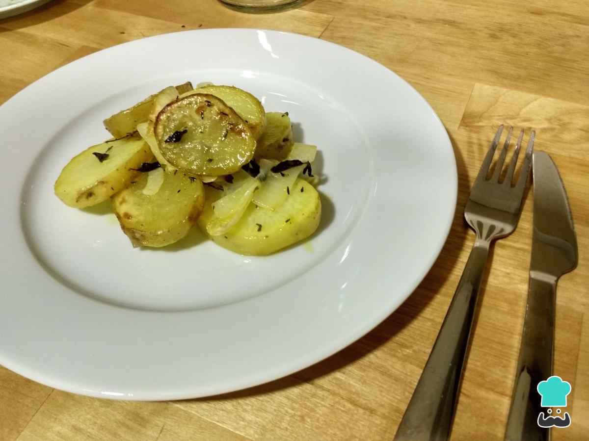 Receta de Patatas a lo pobre al horno
