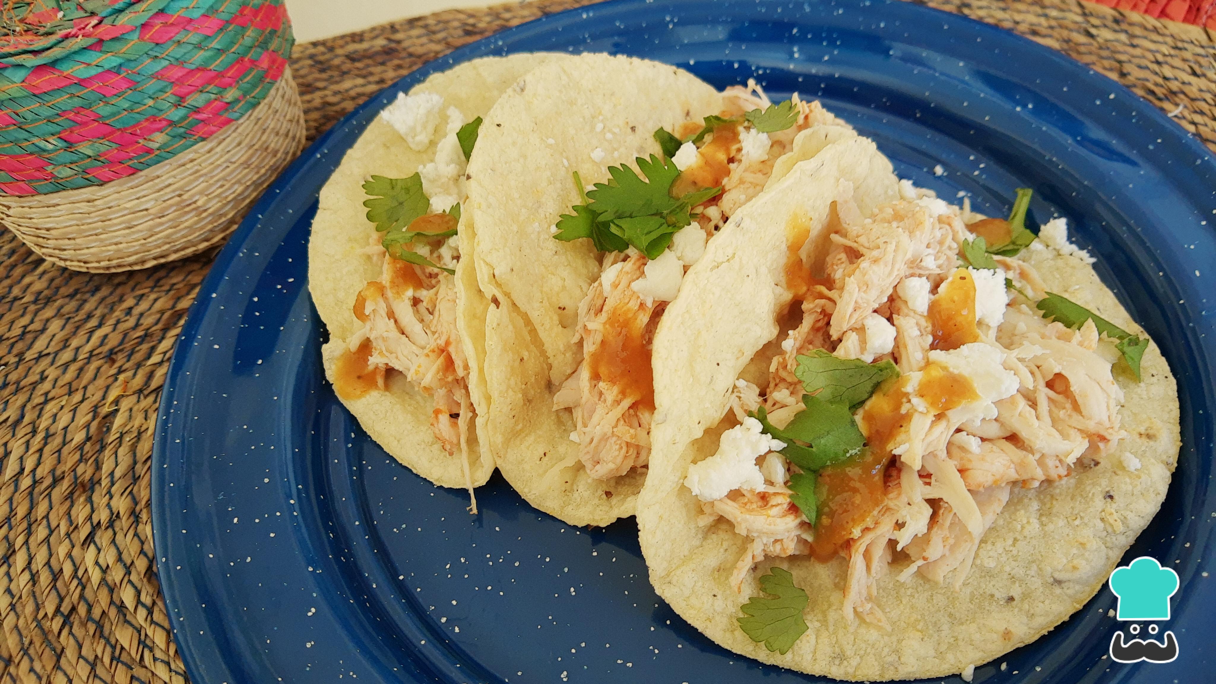 Tacos de pollo desmenuzado Receta MEXICANA