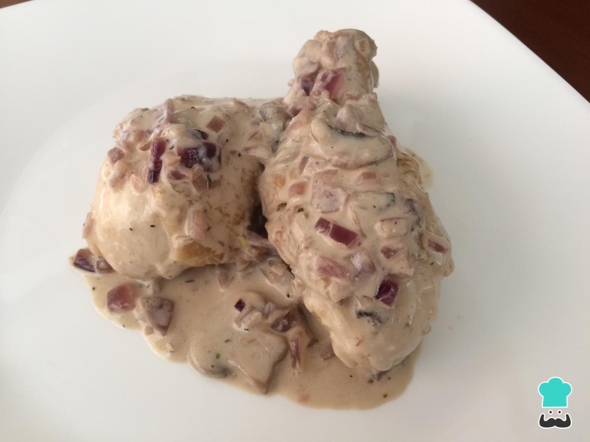 Receta de Fricasé de pollo con champiñones