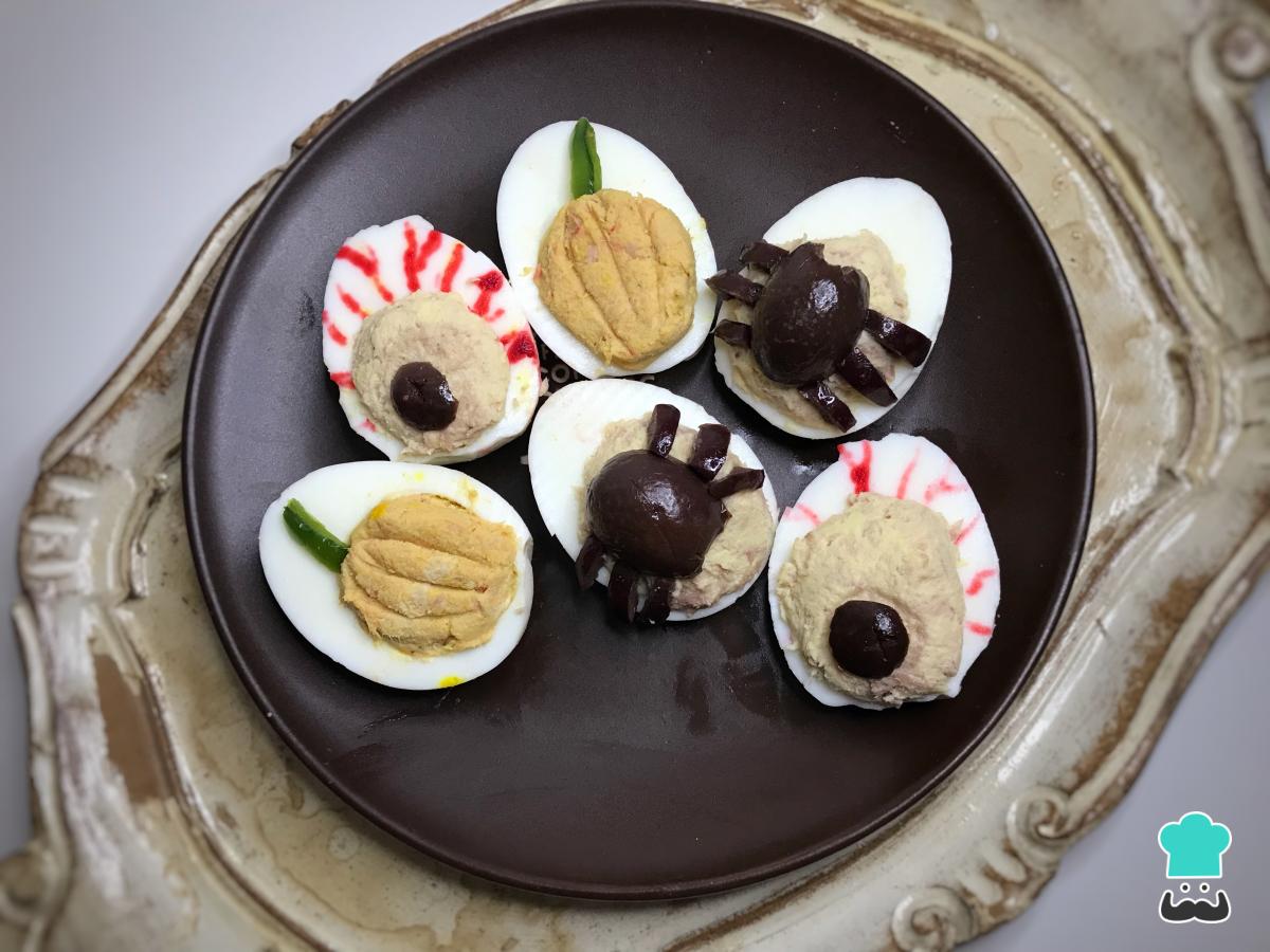 Receta de Huevos rellenos para Halloween