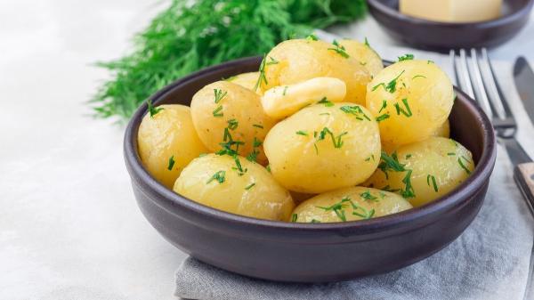 El sorprendente beneficio de comer pasta, arroz o patata al día siguiente: lo que ocurre cuando los dejas reposar y enfriar - Comer los carbohidratos cocinados y reposados da más saciedad y mejora el tránsito intestinal