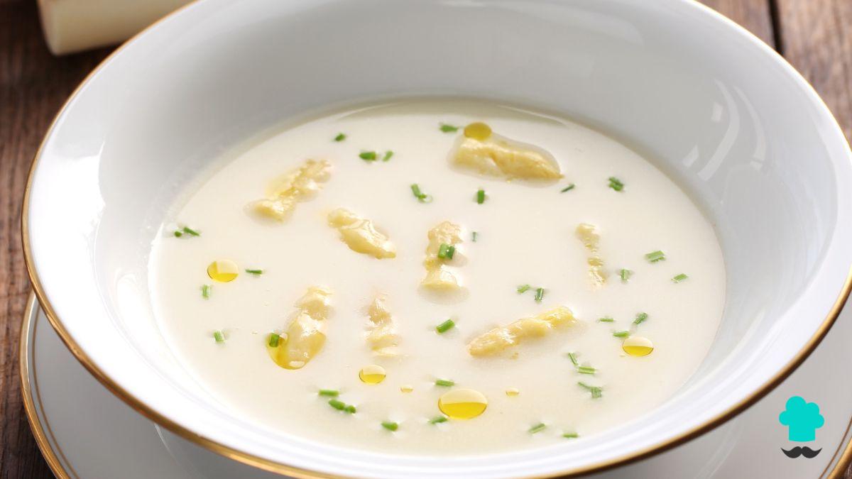 Receta de Crema de espárragos blancos: un plato sencillo, saludable y perfecto para una cena ligera