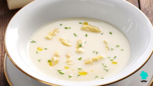 Receta de Crema de espárragos blancos: un plato sencillo, saludable y perfecto para una cena ligera