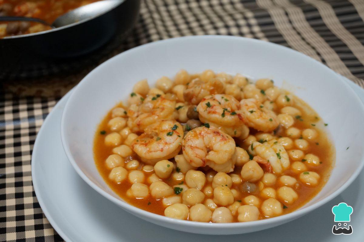 Receta de Garbanzos con langostinos de la abuela