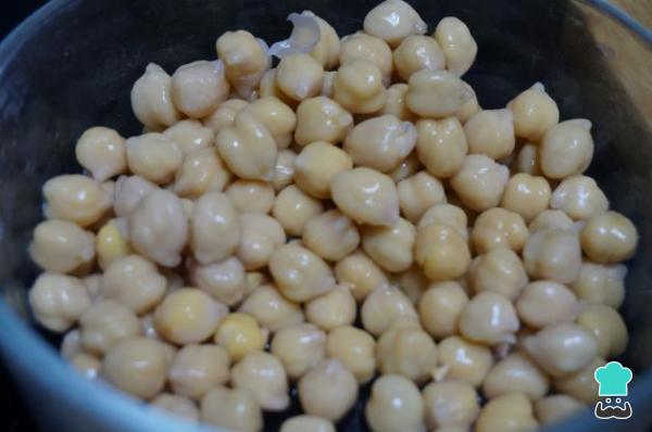 Receta de Garbanzos con langostinos de la abuela - Paso 1