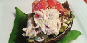 Receta de Aguacates rellenos con ensalada de pollo