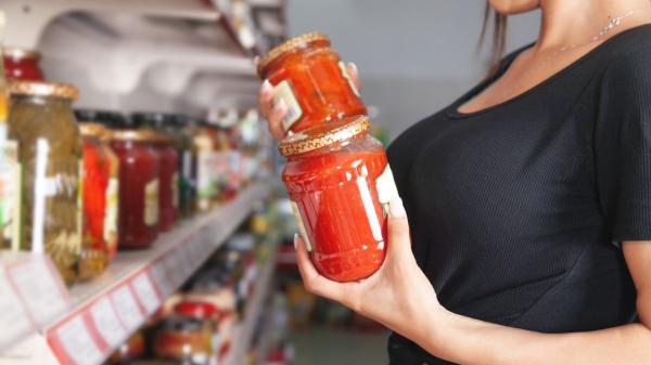 Sanidad alerta de la presencia de fragmentos de vidrio en una salsa de Eroski y pide no consumirla: este es el lote afectado - Qué es la salsa ricotta y cómo se utiliza habitualmente en la cocina