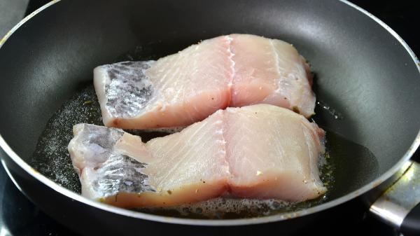 Santiago González, tecnólogo de alimentos: “Todos los pescados del mar pueden tener anisakis, para eliminarlo hay que congelarlo antes o cocinar bien la ventresca” - Consejos prácticos para el consumidor